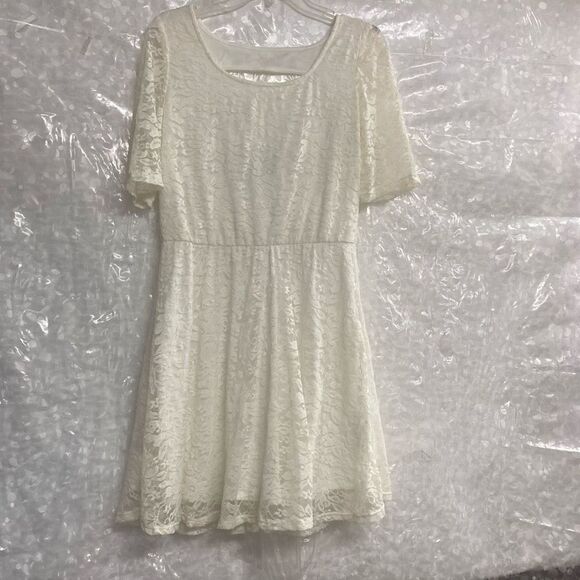 BY & BY Women’s Lace Cut-Out Dress Cream Size Large - Picture 10 of 10